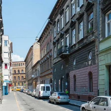 Bacso Bela Utca 8. * Budapest